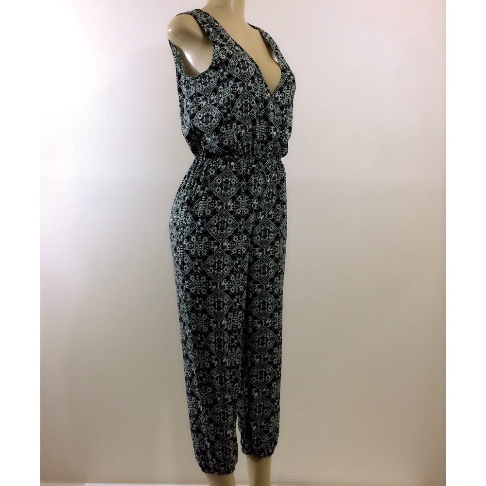 Love Tree Jumper M Floral/Elephants Black/White